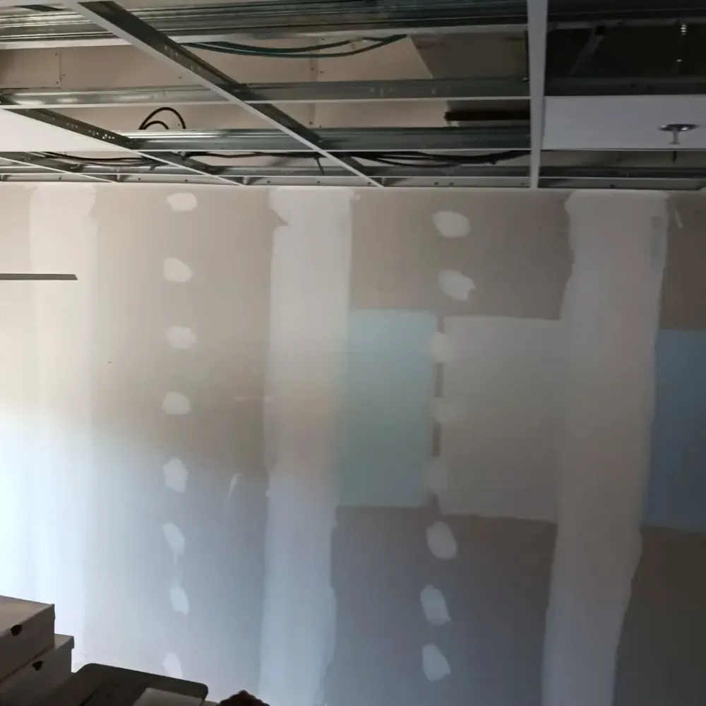 Pose de faux plafond à Belleville-en-Beaujolais